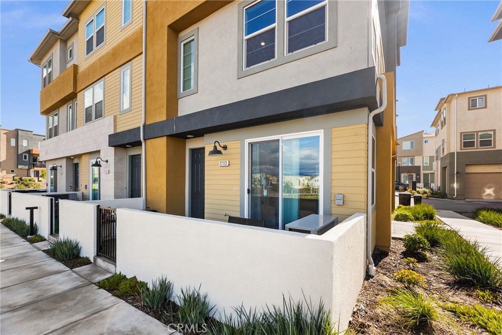 27113 Valley Oak Pl