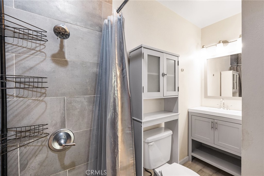 343 E Avenue J14