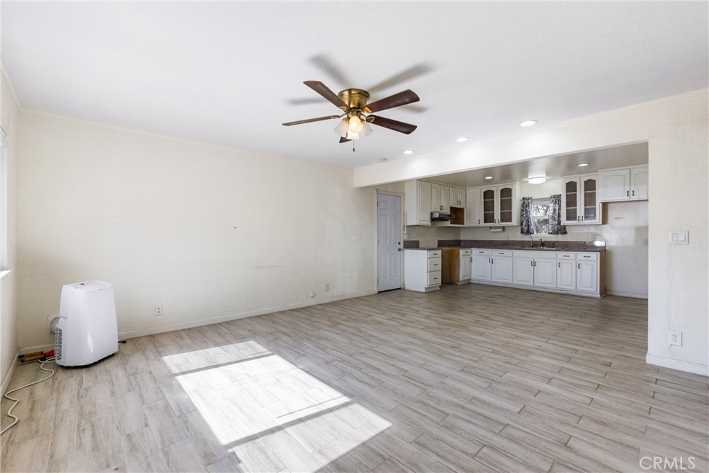 343 E Avenue J14