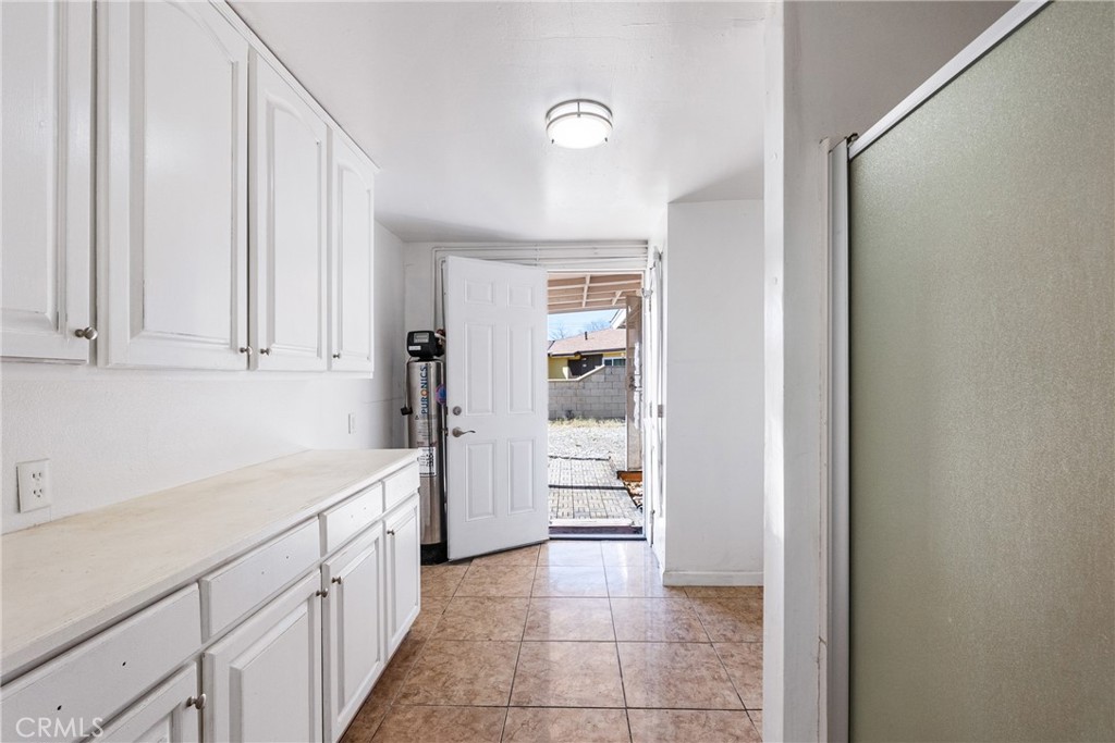 343 E Avenue J14