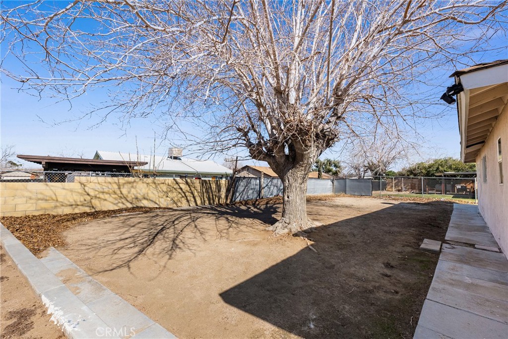 343 E Avenue J14