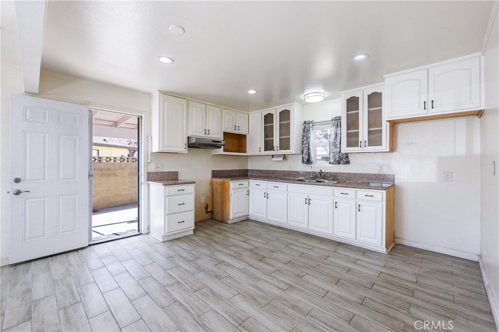 343 E Avenue J14