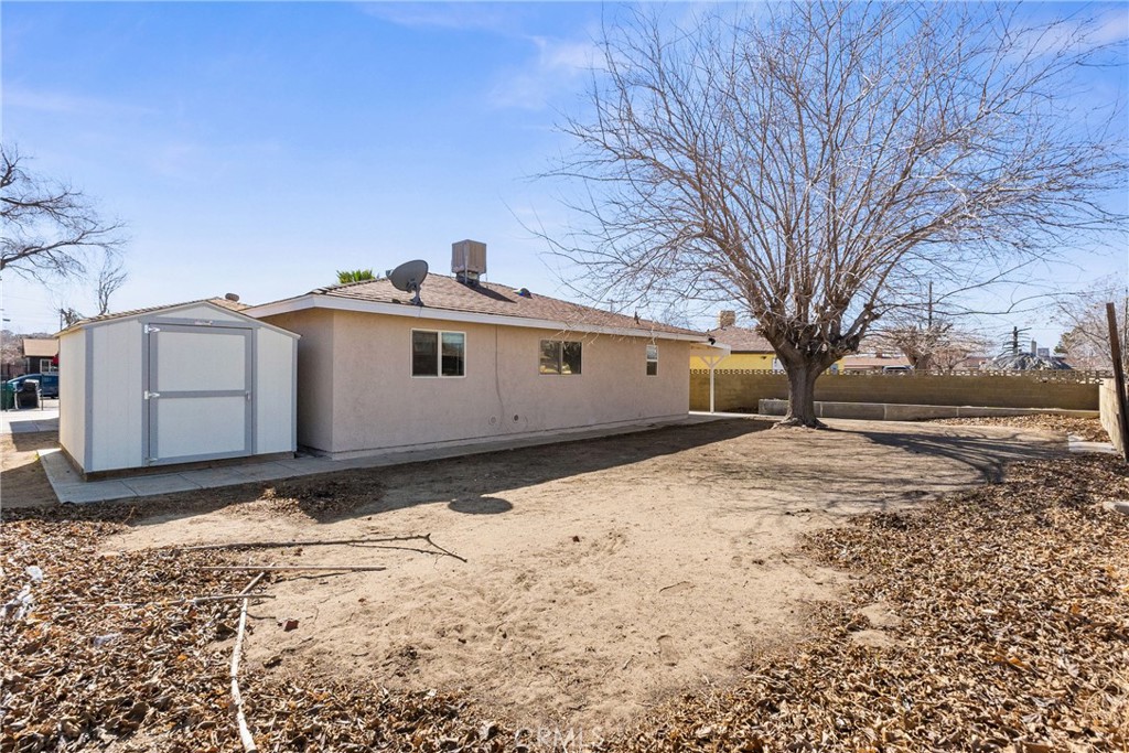 343 E Avenue J14