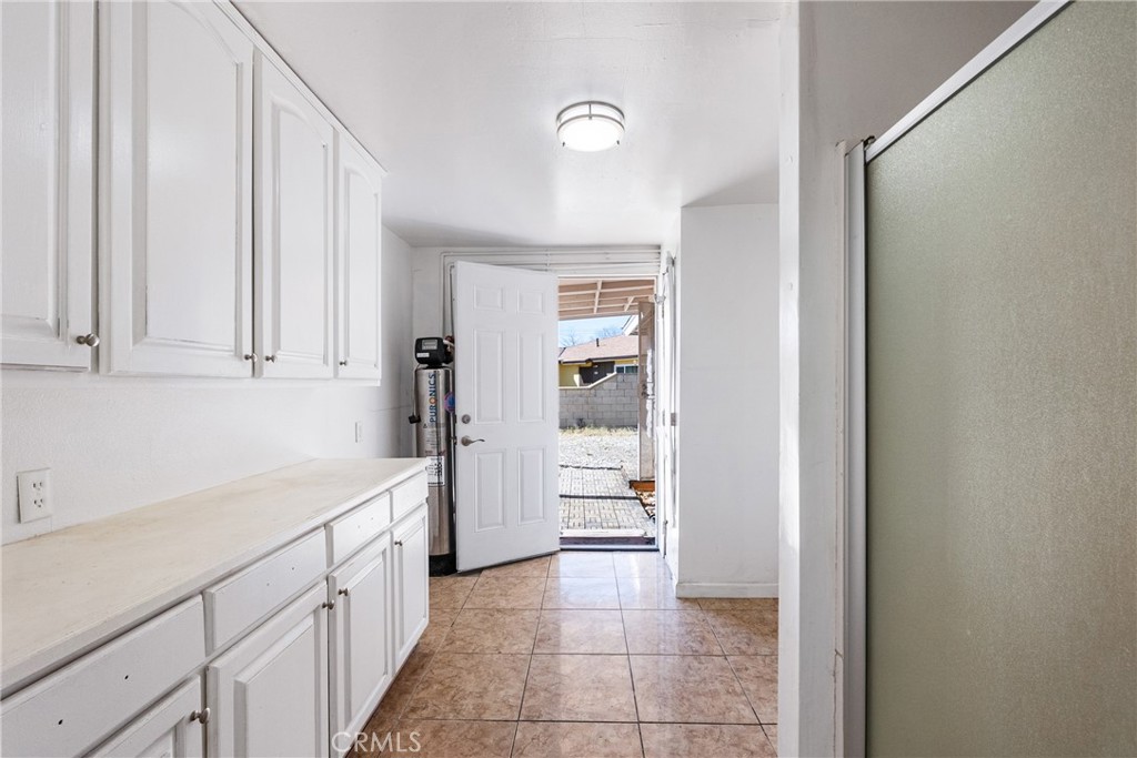 343 E Avenue J14