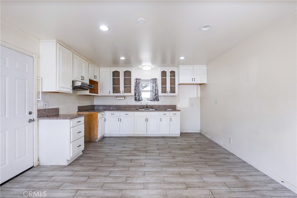 343 E Avenue J14