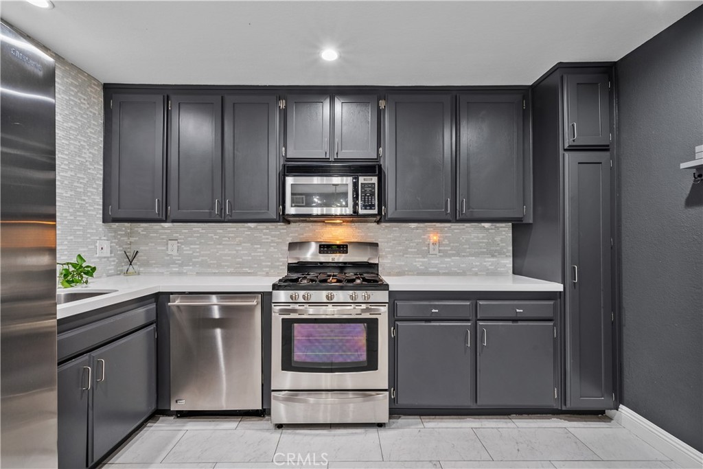 24412 Valle Del Oro 102