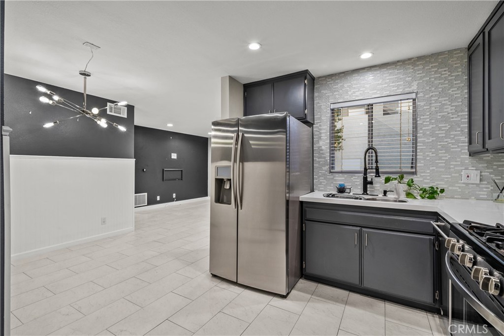 24412 Valle Del Oro 102