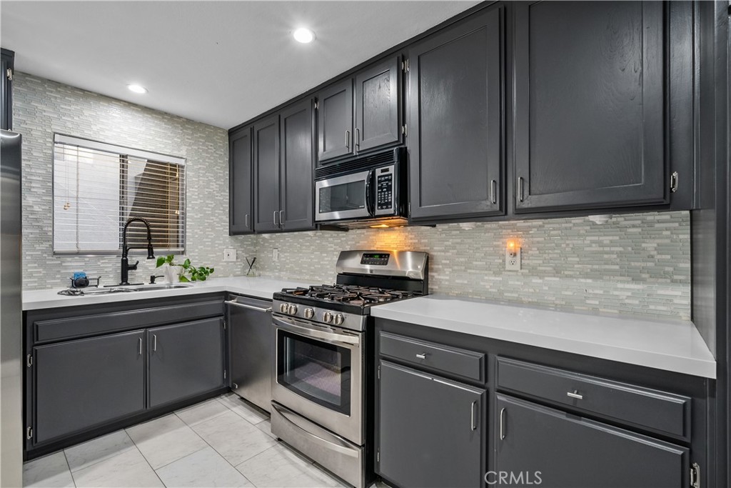 24412 Valle Del Oro 102