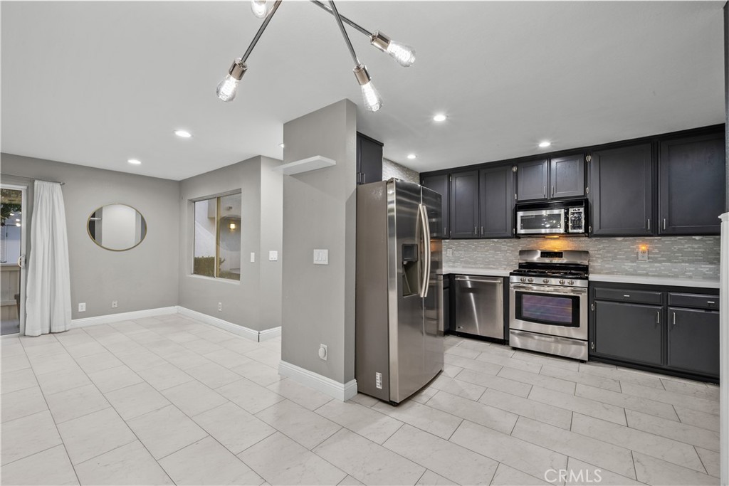 24412 Valle Del Oro 102