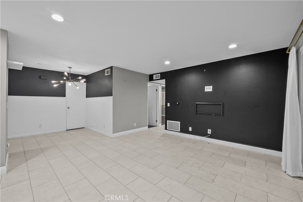 24412 Valle Del Oro 102