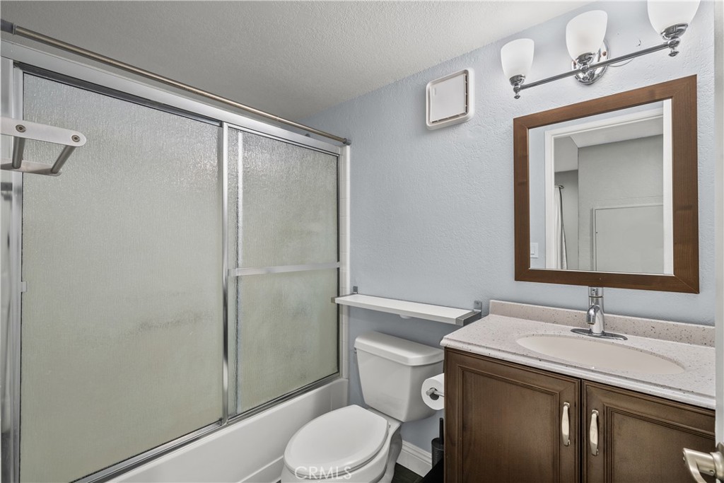 24412 Valle Del Oro 102