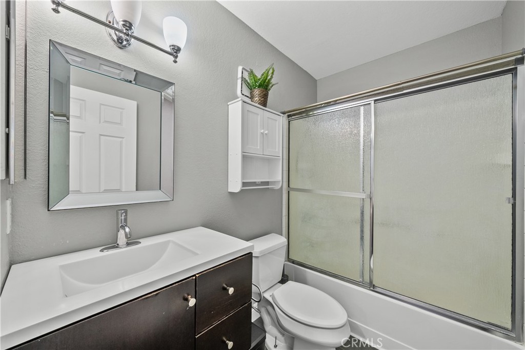 24412 Valle Del Oro 102