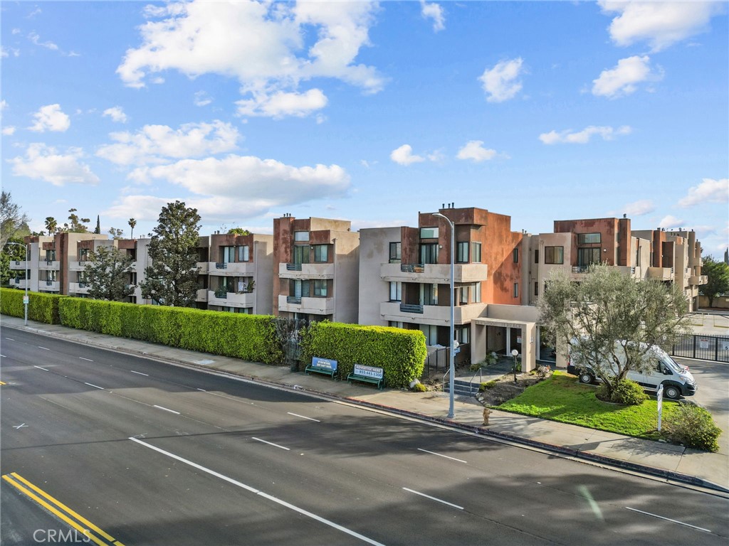 7826 Topanga Canyon Boulevard 1