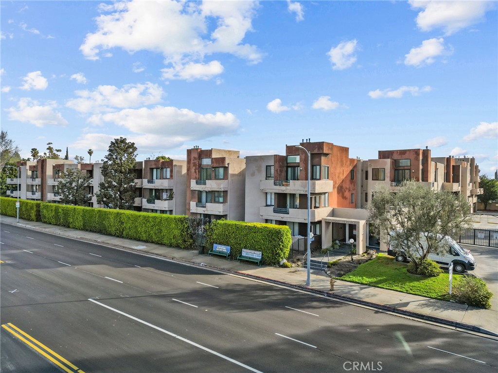 7826 Topanga Canyon Boulevard 1