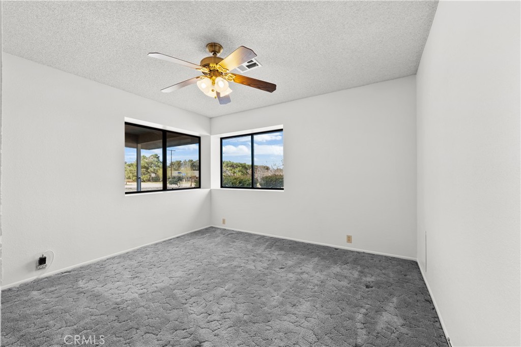 2350 W Avenue M8