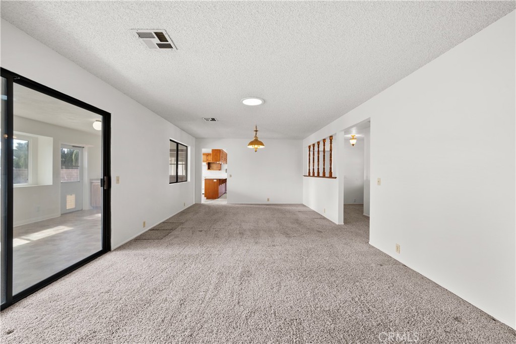 2350 W Avenue M8