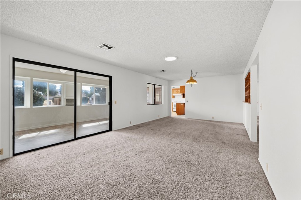 2350 W Avenue M8
