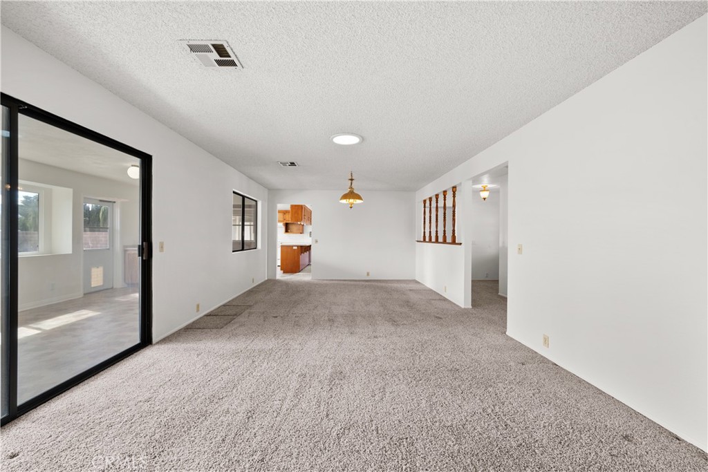 2350 W Avenue M8