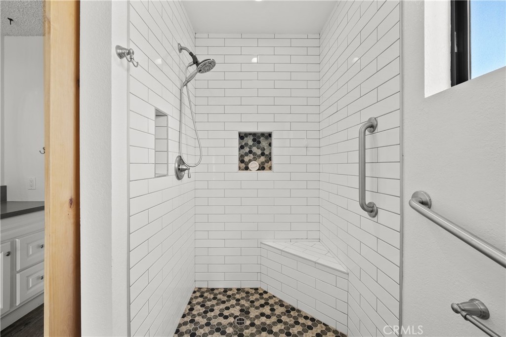 2350 W Avenue M8