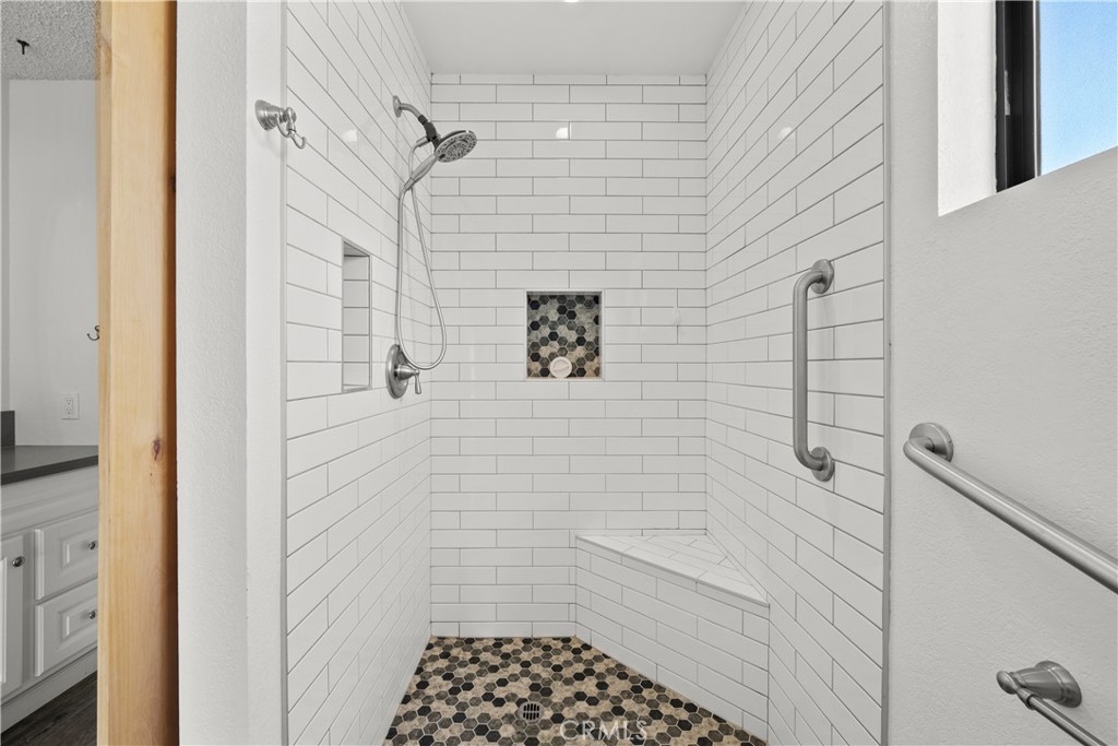 2350 W Avenue M8