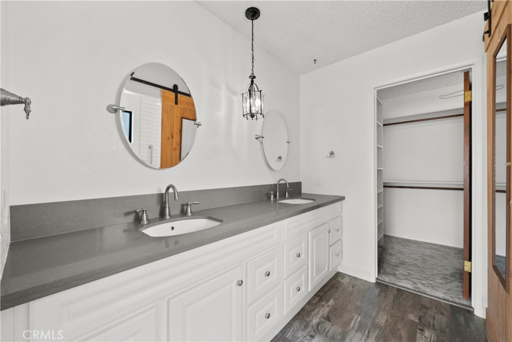 2350 W Avenue M8