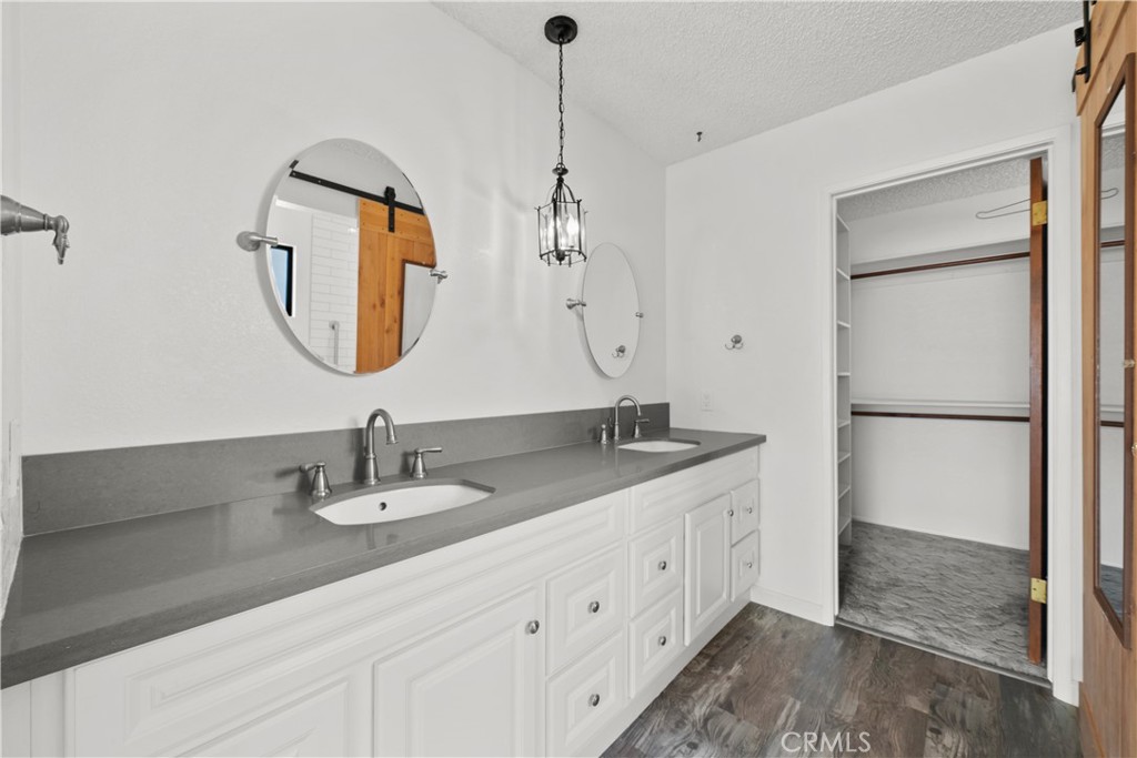 2350 W Avenue M8