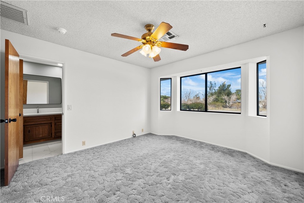 2350 W Avenue M8