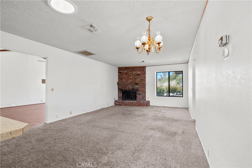 2350 W Avenue M8