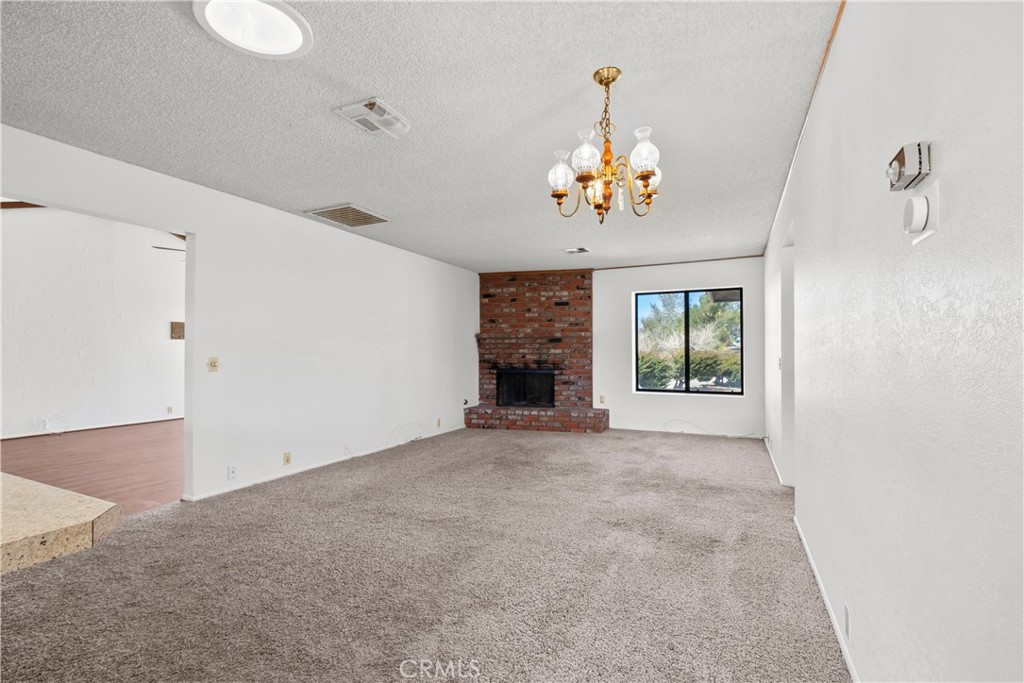 2350 W Avenue M8