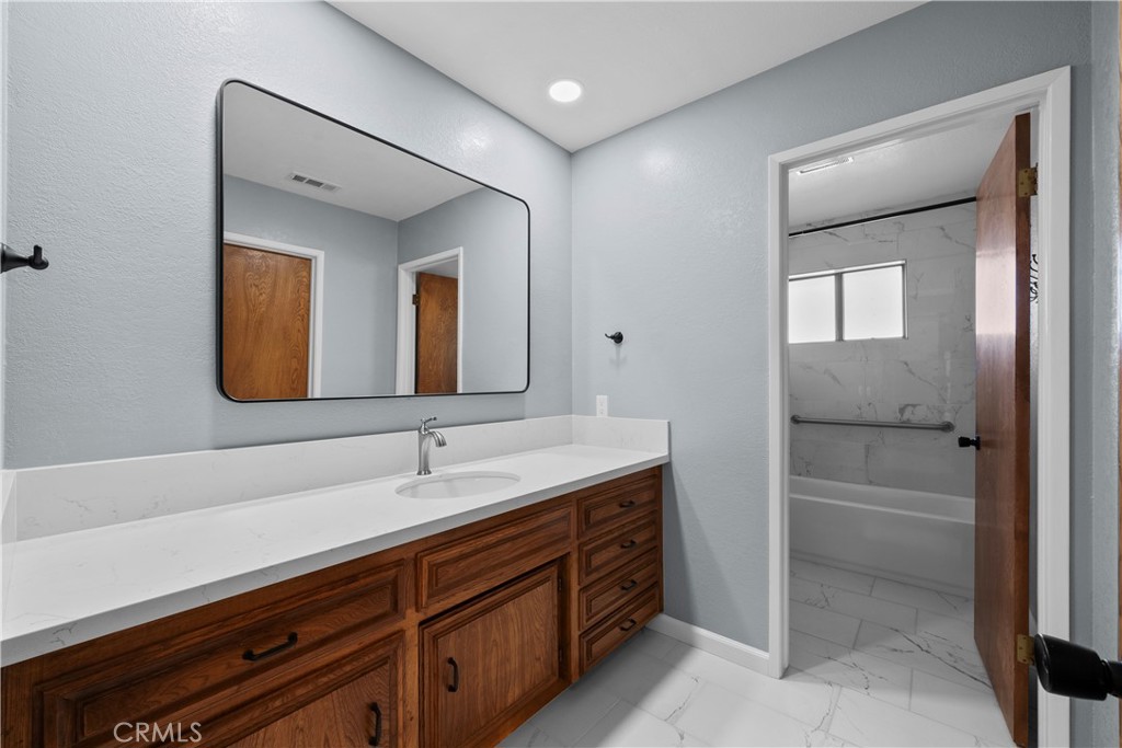 2350 W Avenue M8
