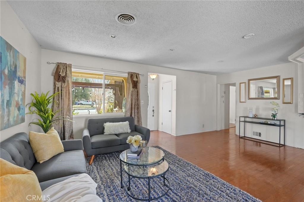 621 W Avenue J10