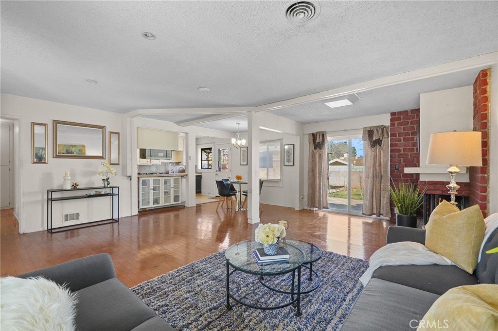 621 W Avenue J10