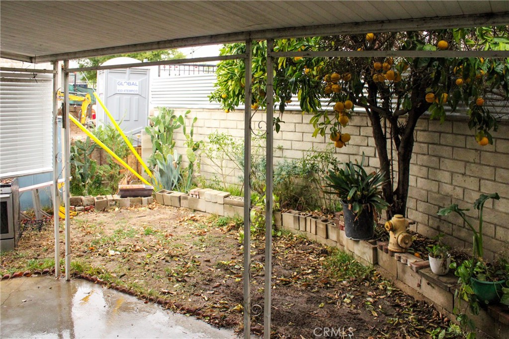 10471 Glenoaks Boulevard 56