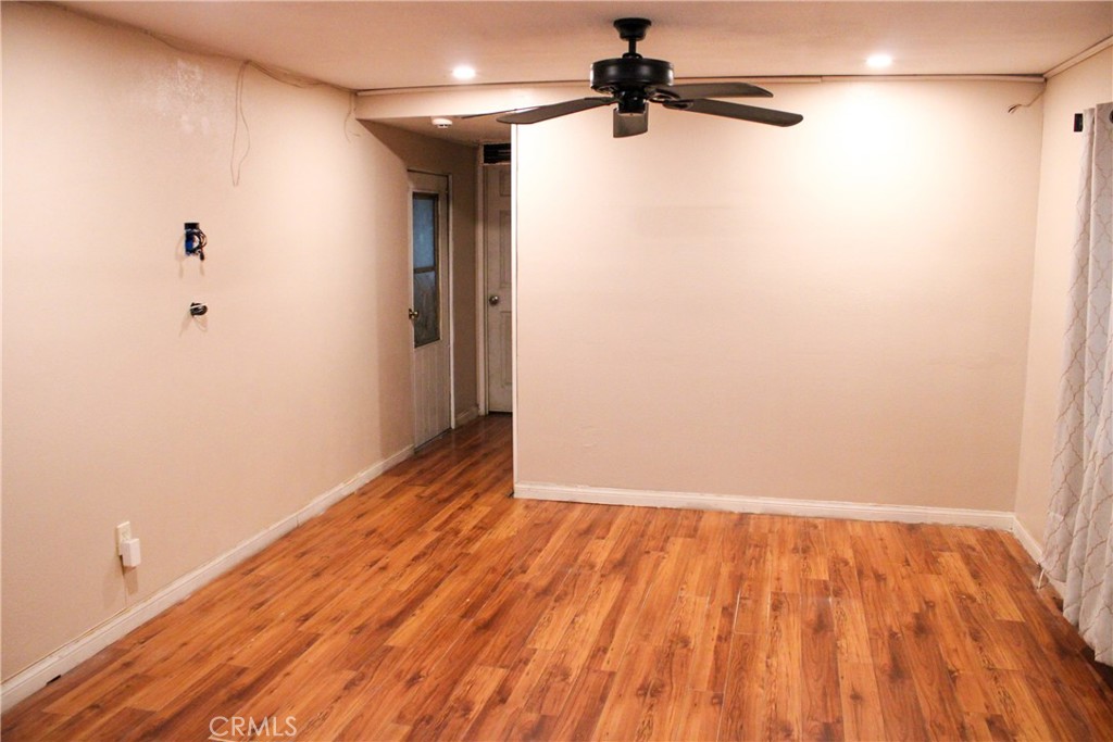 10471 Glenoaks Boulevard 56