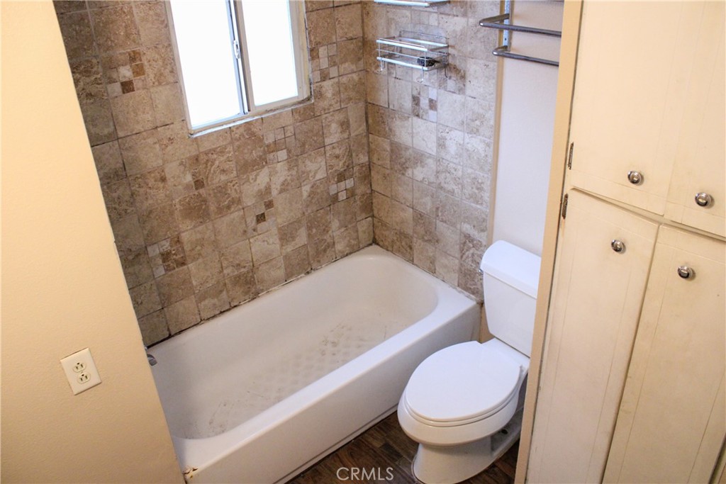 10471 Glenoaks Boulevard 56