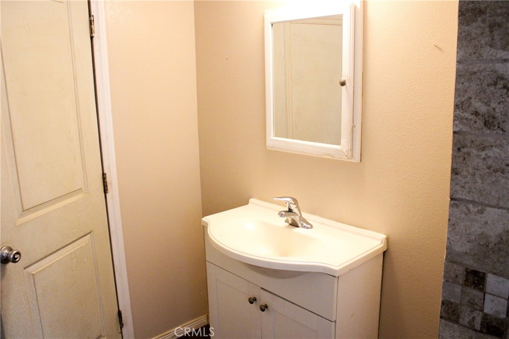 10471 Glenoaks Boulevard 56