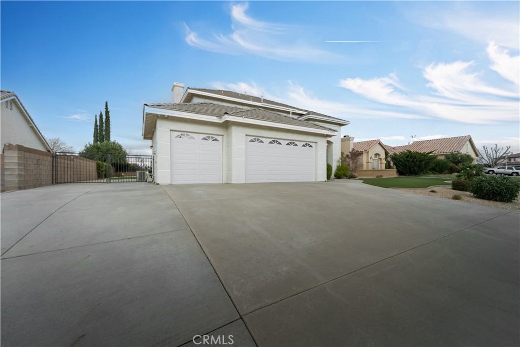 42076 Shadow Hills Drive