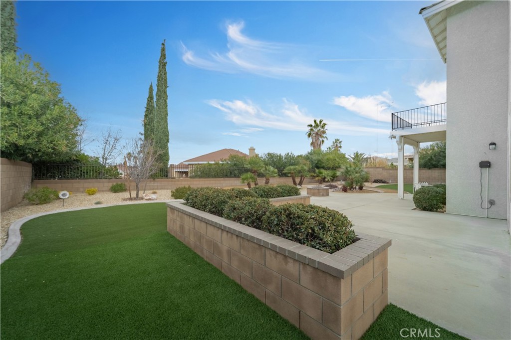 42076 Shadow Hills Drive
