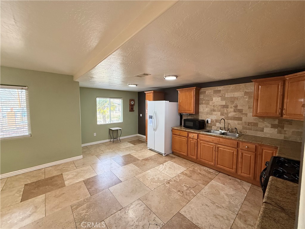 1626 E Avenue Q13
