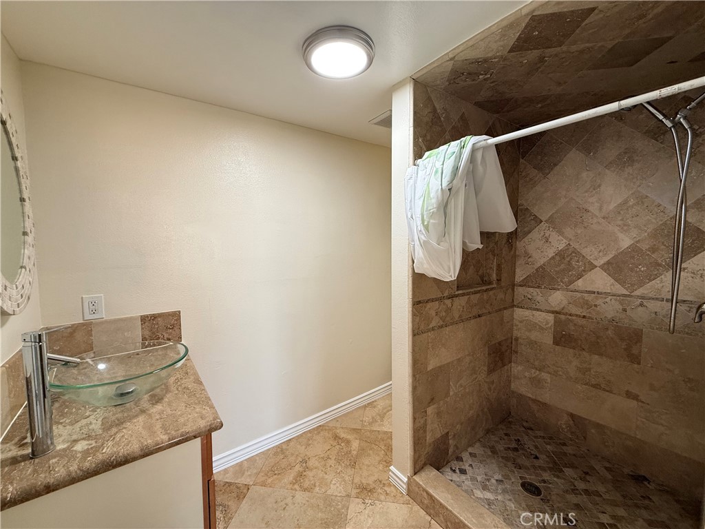1626 E Avenue Q13