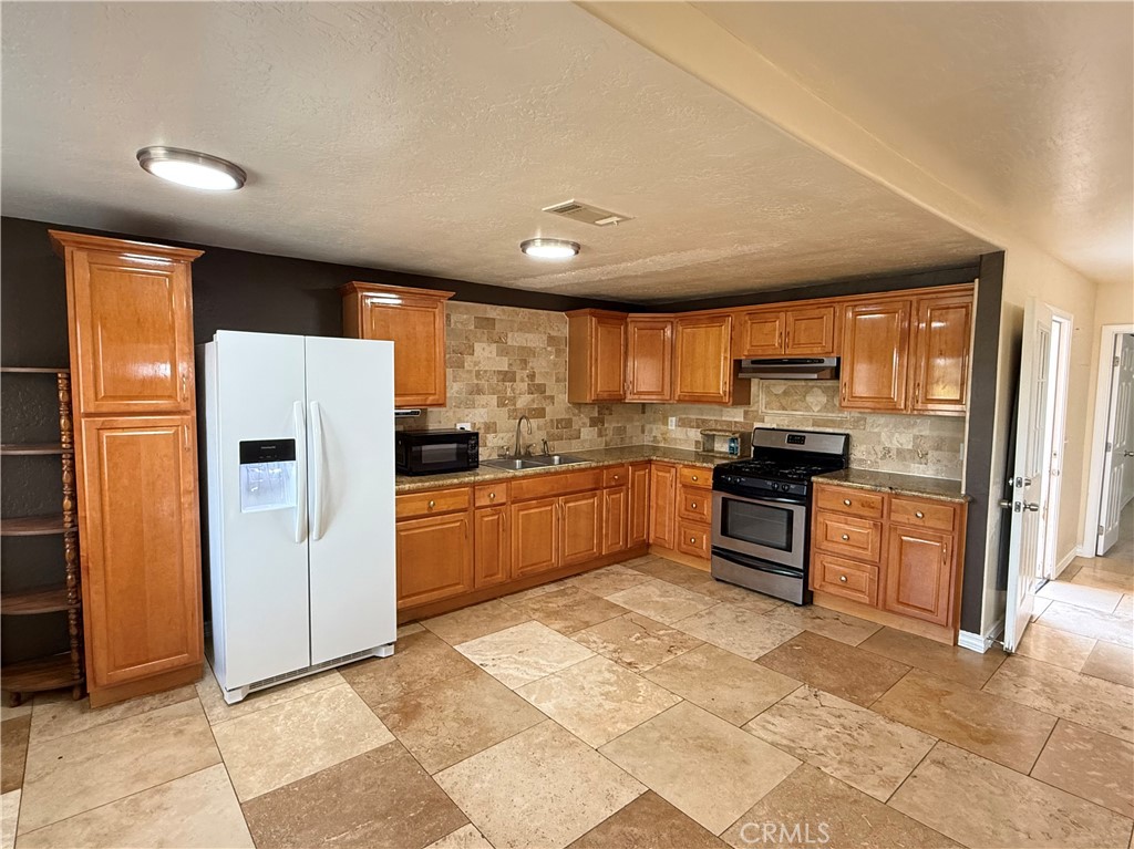 1626 E Avenue Q13