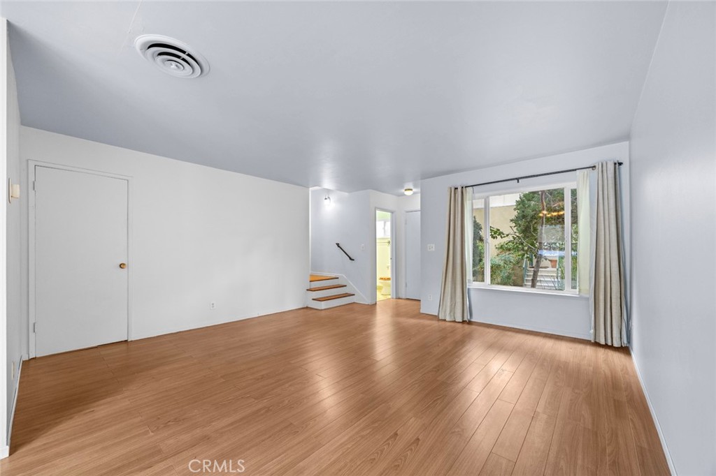 11138 Aqua Vista Street 22