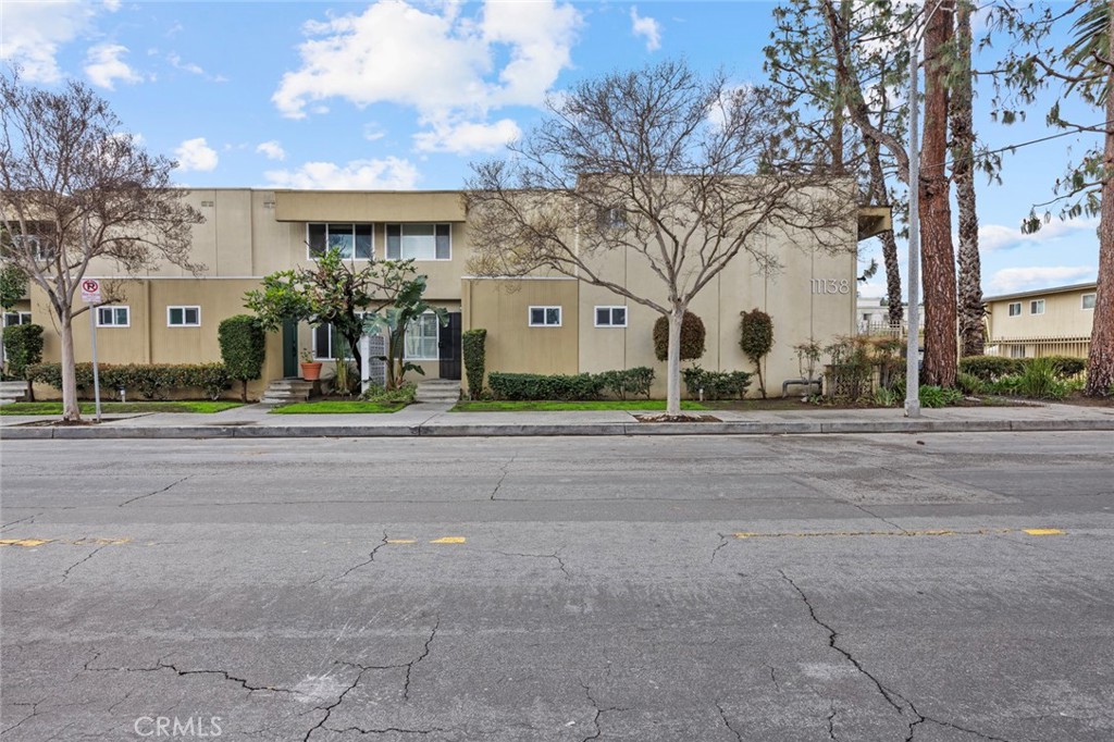 11138 Aqua Vista Street 22