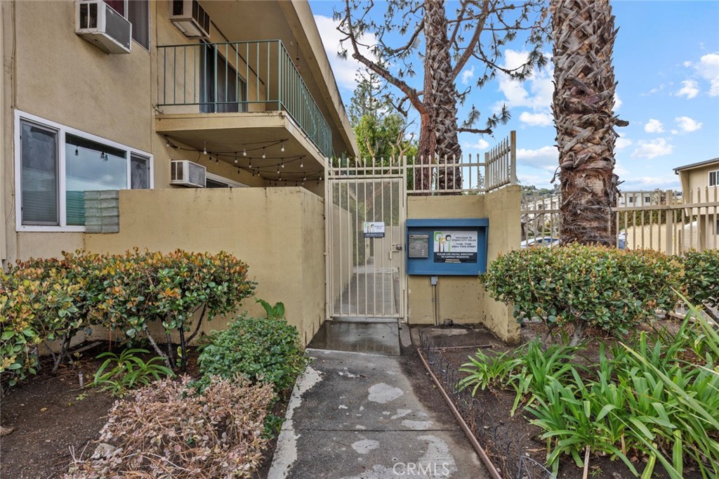 11138 Aqua Vista Street 22