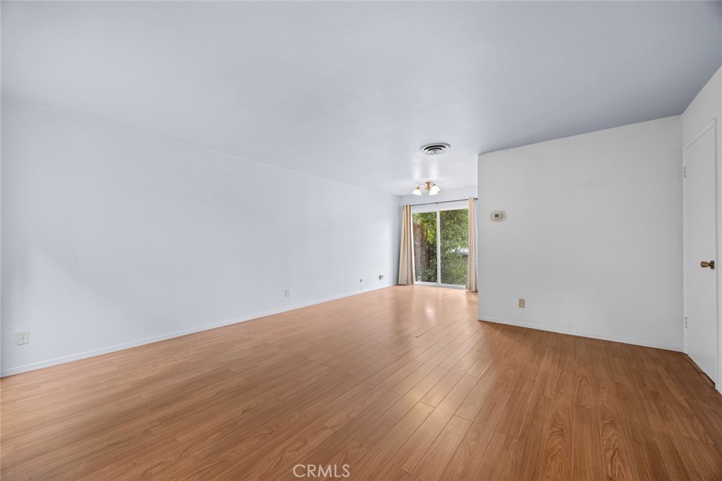 11138 Aqua Vista Street 22