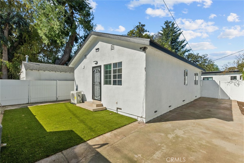 5732 Stansbury Avenue