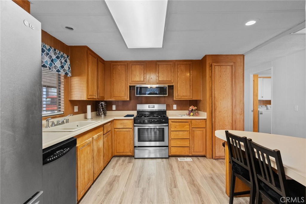 31311 Lakehills Rd 82