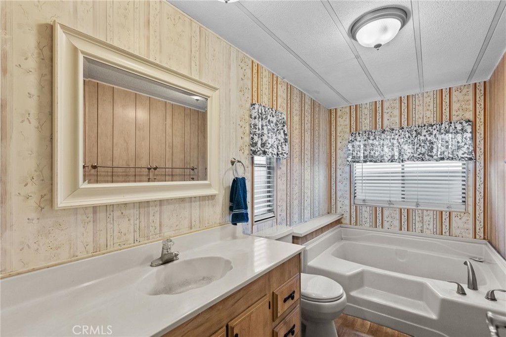 31311 Lakehills Rd 82