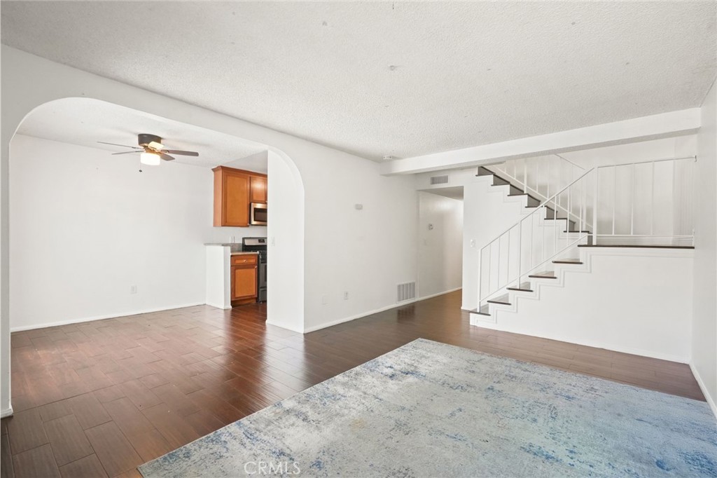 13181 1/4 Bromont Avenue