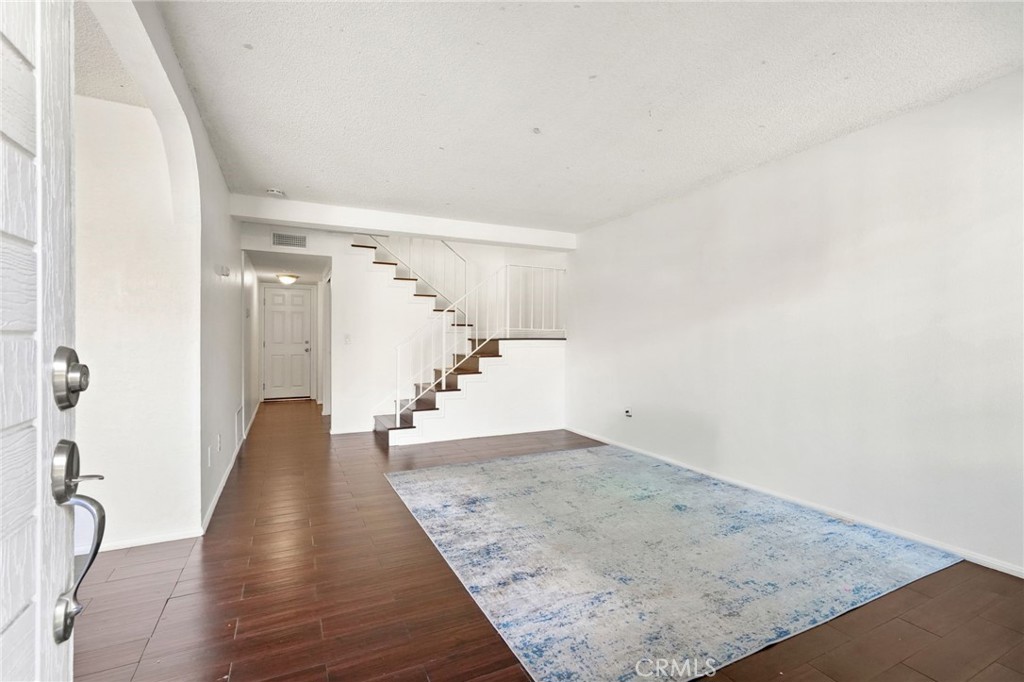13181 1/4 Bromont Avenue